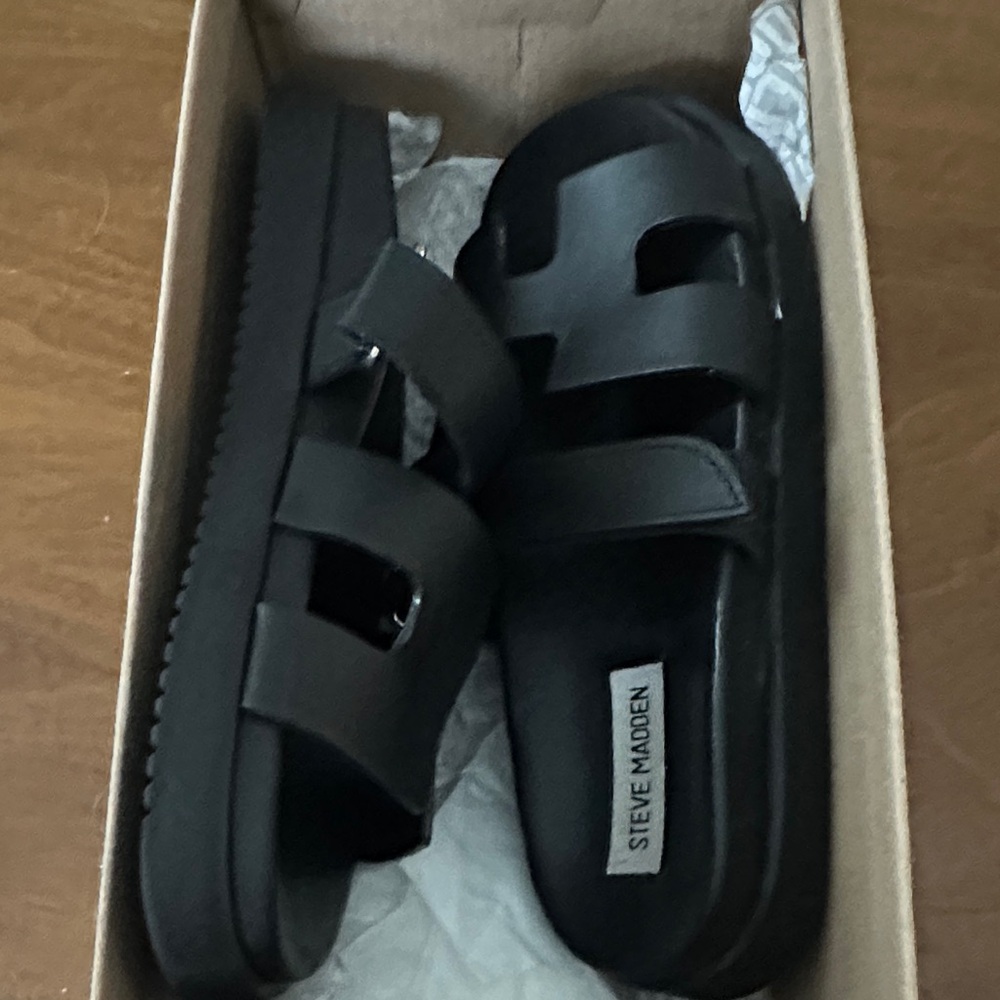 Steve Madden Mayven Black Leather sandals - Picture 3 of 6